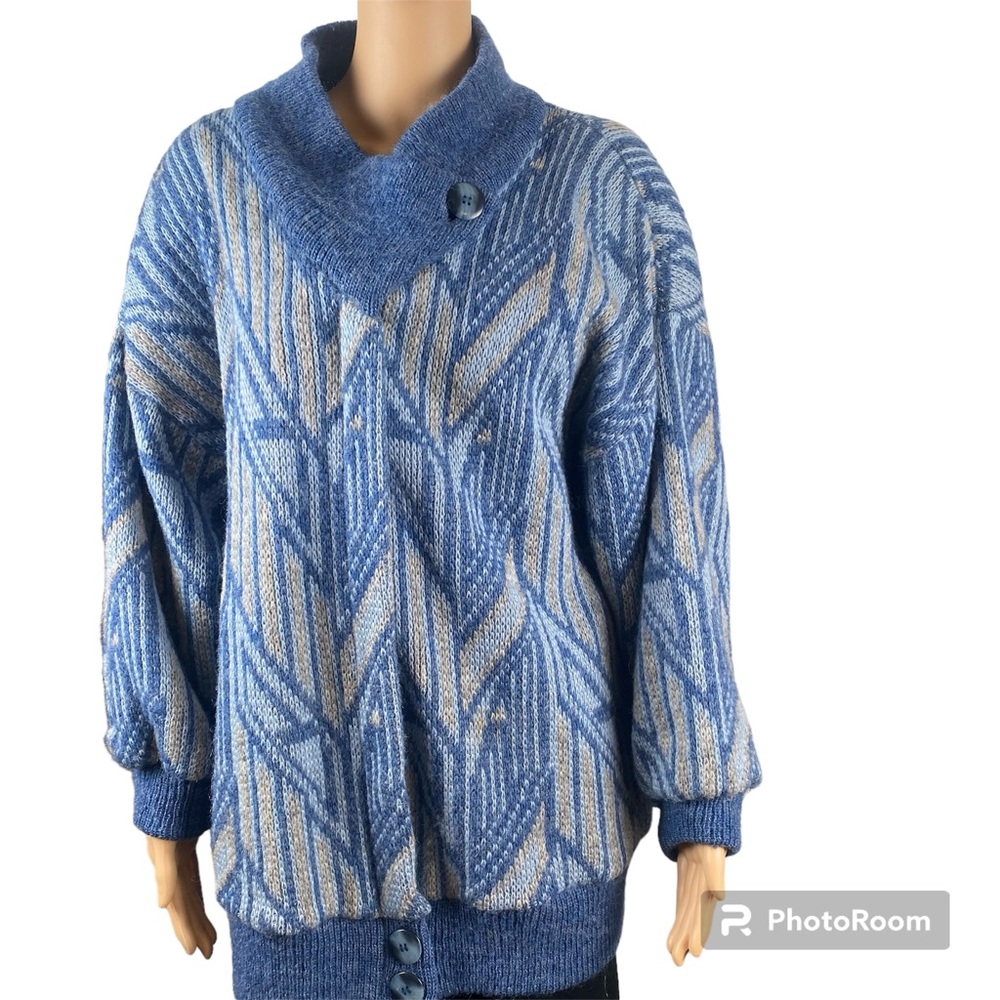 Vtg Tundra Women’s Small 100% virgin wool Scandinavian yarn Sweater Cardigan